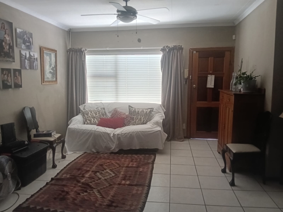 To Let 3 Bedroom Property for Rent in Langenhovenpark Free State